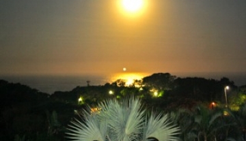 full-moon-zinkwazi-15-06-2011-001.jpg